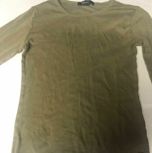 See weed green long sleeve curl cut